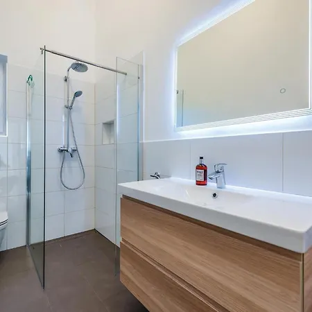 בית נופש Cozy In Cambarelici