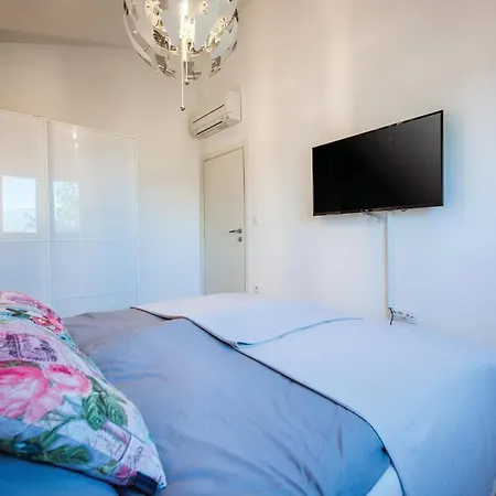 בית נופש Cozy In Cambarelici Potpićan